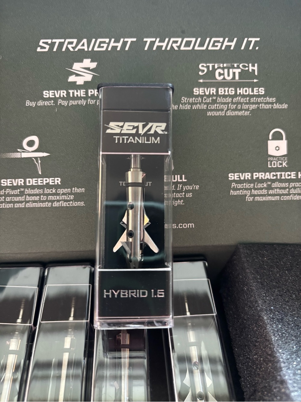 SEVR Titanium 1.5” Hybrid Broadheads – 100 Grain – 6 Pack